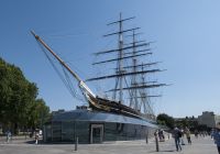 Vista exterior del famoso velero Cutty Sark conservado en Greenwich.