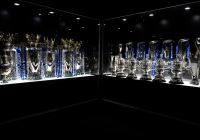 Exposición de copas y trofeos dedicada a la historia del Chelsea Football Club.
