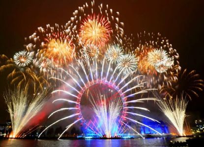 Cena de Nochevieja en Londres con crucero y fuegos artificiales a bordo del Meteor Clipper