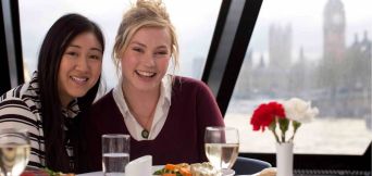 Paseo en barco por el Támesis con almuerzo