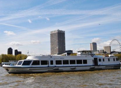 Crucero por el Támesis con el London Eye al fondo