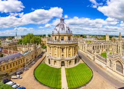 La Radcliffe Camera en Oxford durante el tour universitario