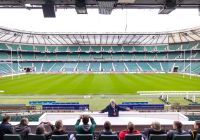 Vista del terreno de juego y de las gradas del estadio de Twickenham durante la visita.