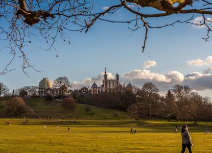 El Real Observatorio de Greenwich se encuentra en la colina de Greenwich Park