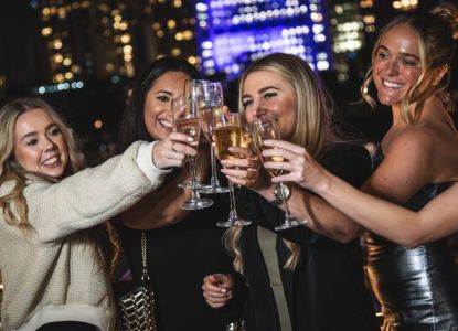 La fiesta de Año Nuevo comienza a las 19:00 y termina a las 3:00