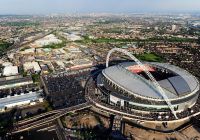Vista aérea del estadio de Wembley y su arco sobre el noroeste de Londres