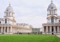 Vista de las cúpulas del Old Royal Naval College desde la Lower Grand Square.