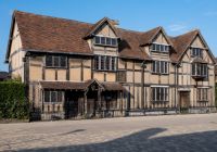 Casa de entramado de madera del siglo XVI en Stratford-upon-Avon.