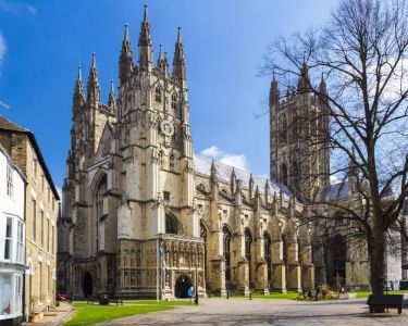 Exterior de la Catedral de Canterbury en el tour histórico