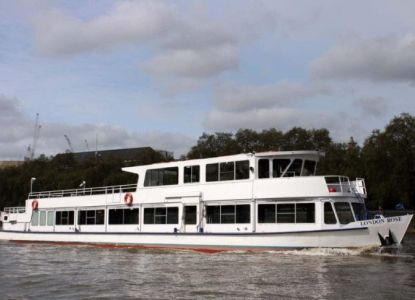 El London Rose, barco de la fiesta de Nochevieja por el Támesis