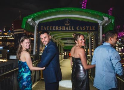 Año Nuevo en el Támesis a bordo del Tattershall Castle