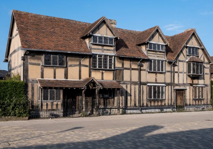 Casa de entramado de madera del siglo XVI en Stratford-upon-Avon.