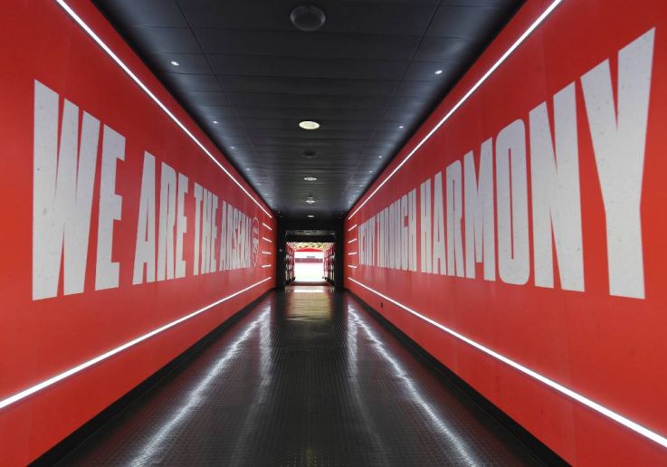 El característico túnel del Arsenal incluido en el recorrido por las zonas interiores del estadio.