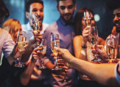 Brindis de medianoche con vistas únicas a los fuegos artificiales