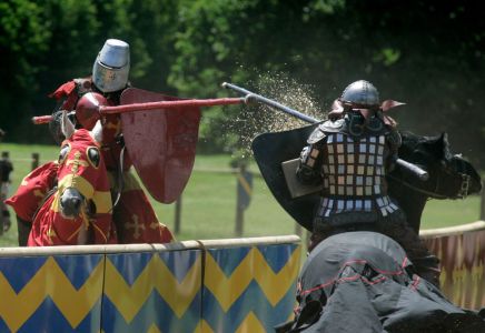 Espectáculo de justa medieval en el Castillo de Warwick
