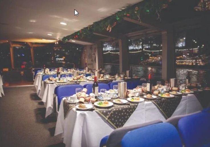 Crucero en el Támesis con cena de Año Nuevo a bordo