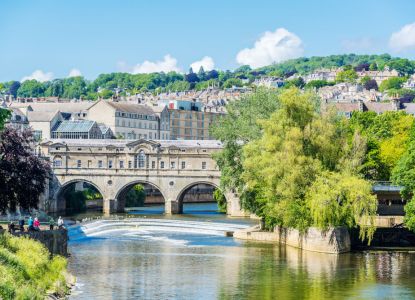 Panorámica de Bath y el río Avon en el tour Bath y Cotswolds