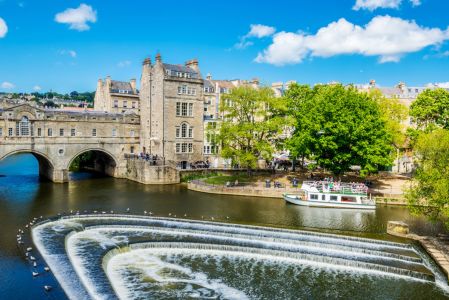 Puente Pulteney y río Avon en Bath